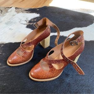 Schuler & Sons Philadelphia leather and chunky wood heals